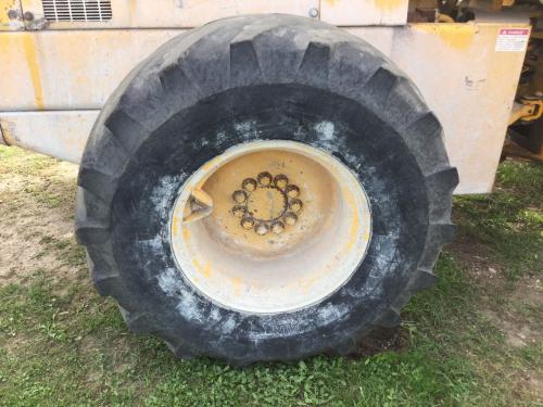 1979 International 515 Right Tire And Rim