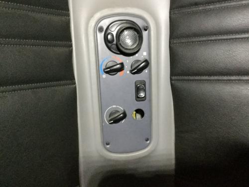 2005 Freightliner COLUMBIA 120 Control: Does Not Include 12v Plug
