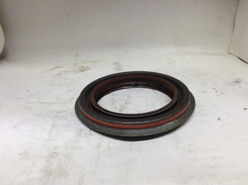 International 1691147C2 Differential Seal: P/N 472HH101