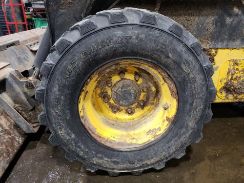 2014 New Holland L225 Left Tire And Rim