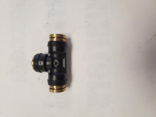 Freightliner 23-14398-004 Fitting