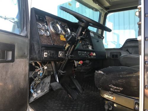 1997 Kenworth T800 Dash Assembly