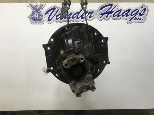 Meritor RS21145 Rear Differential/Carrier | Ratio: 3.90 | Cast# 3200s1865