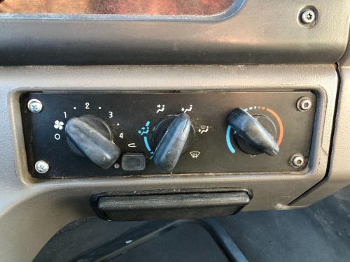 2014 Freightliner 114SD Heater & AC Temp Control: 3 Knobs, 1 Button