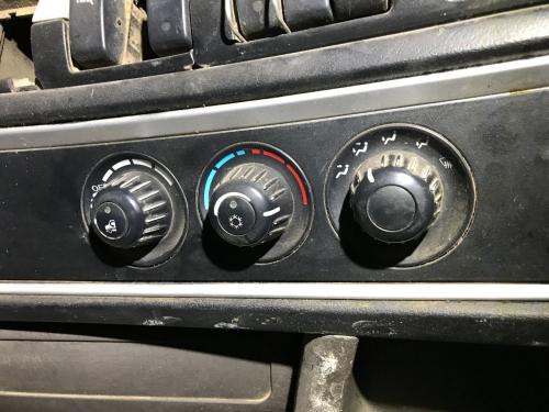 2007 Kenworth T800 Heater & AC Temp Control: 3 Knobs, 2 Buttons