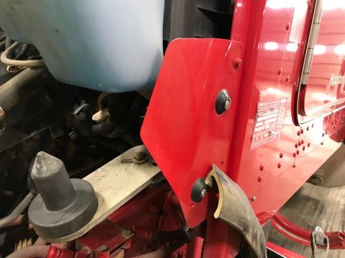 2011 Kenworth T800 Red Left Cab Cowl: Hood Guide