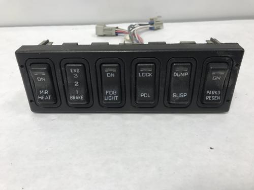International PROSTAR Dash Panel: Switch Panel | P/N 3519778C4