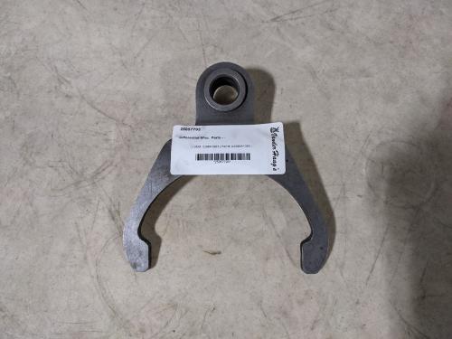 Meritor RD20145 Diff & Pd Shift Fork: P/N 3296A1093
