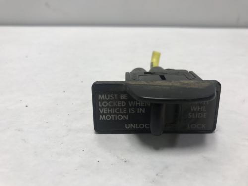 2009 Freightliner CASCADIA Switch | Fifth Wheel | P/N 3270-2