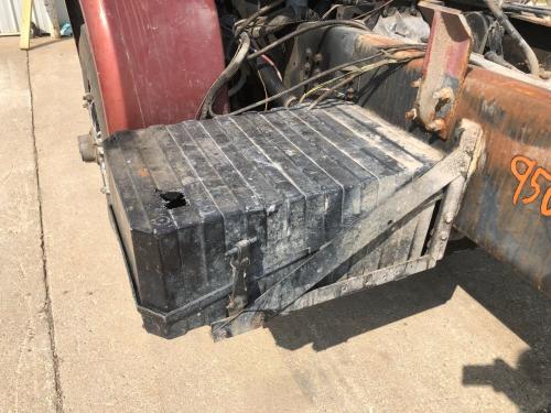 1995 Volvo WX Steel/Poly Battery Box | Length: 30.00 | Width: 21.0