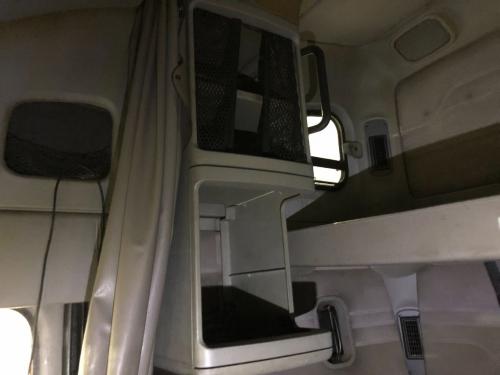 2003 Freightliner COLUMBIA 120 Right Cabinets