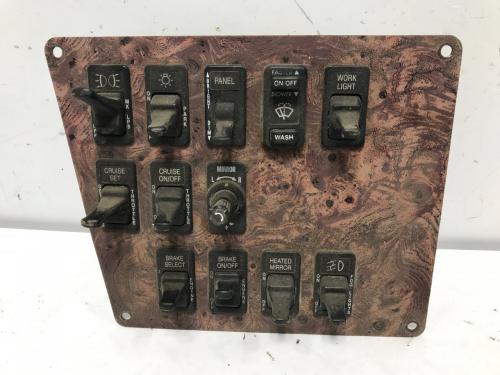 International 9200 Dash Panel: Switch Panel