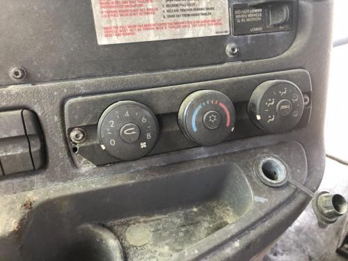 2016 Freightliner CASCADIA Heater & AC Temp Control: Fan Speed, Temp, Mode Dial, 3knobs, 3 Buttons, Bottom Left Side Cracked Out