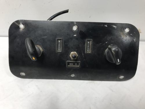 International 9300 Dash Panel: Switch Panel