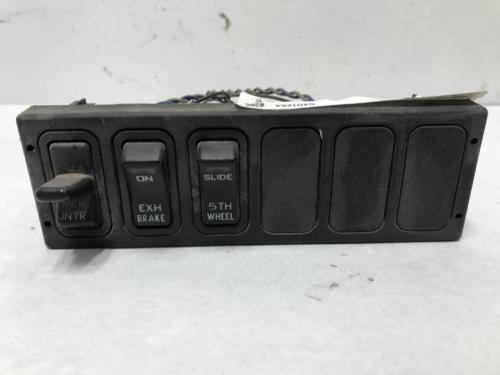 International 8500 Dash Panel: Switch Panel