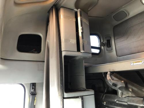 2007 Freightliner C120 CENTURY Right Cabinets