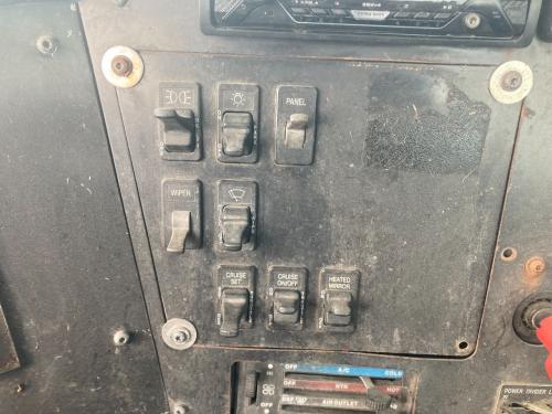 International 9100 Dash Panel: Switch Panel