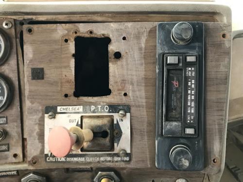 Mack DM600 Dash Panel: Switch Panel