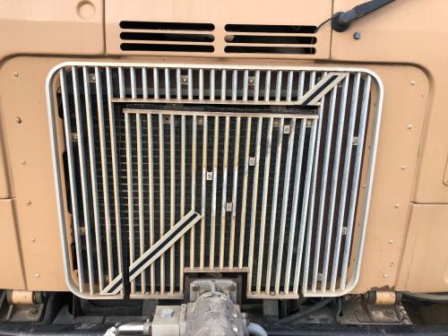 2001 Volvo WX Grille