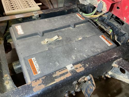 1998 Freightliner C120 CENTURY Poly Battery Box | Length: 32.00 | Width: 27.0