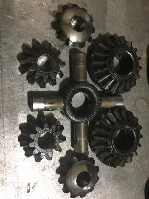 Mack CRD93 Differential Side Gear: P/N 43KH331