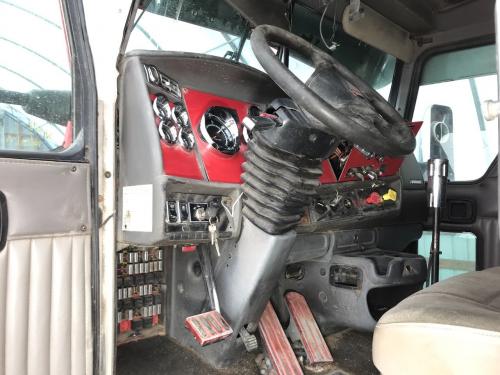 2004 Kenworth T600 Dash Assembly
