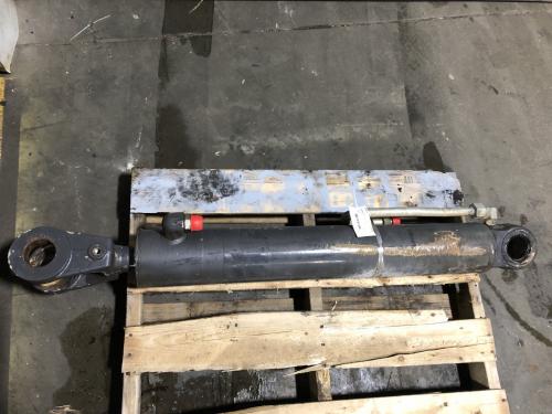 2016 Case 621F Left Hydraulic Cylinder: P/N 87577650