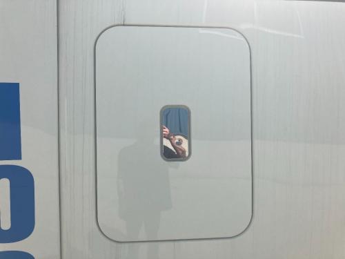 2015 Freightliner CASCADIA Right Sleeper Door