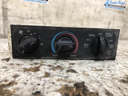2007 Sterling A9513 Heater & AC Temp Control: 3 Knobs