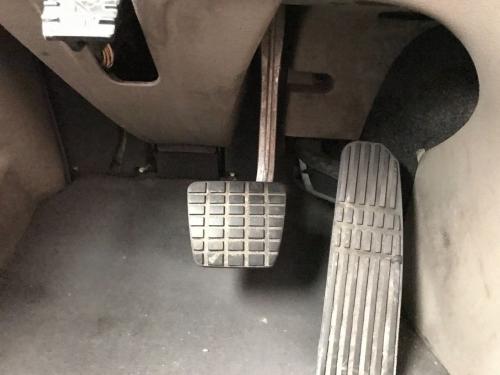 2017 Freightliner CASCADIA Foot Control Pedals