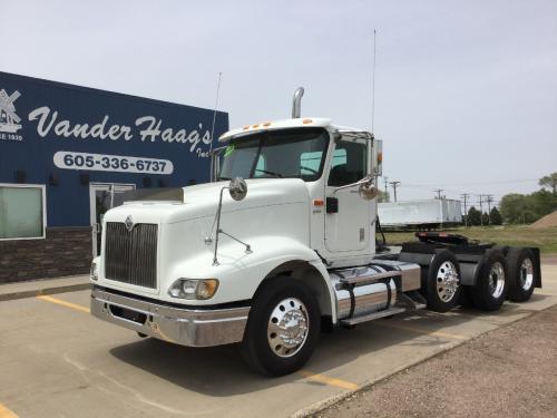 2005 International 9400 Truck: Tractor, Tandem Axle Day Cab