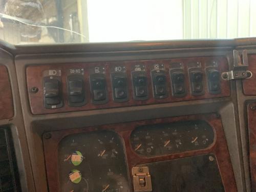 Kenworth T2000 Dash Panel: Switch Panel