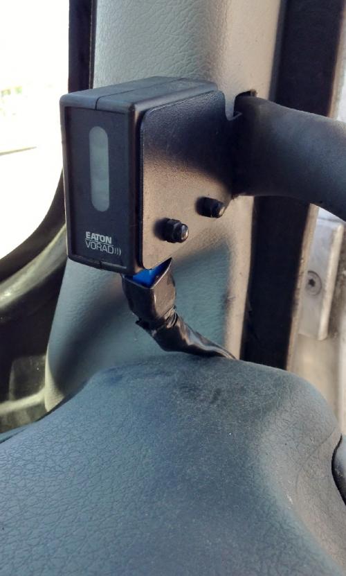 2006 Volvo VNL Safety And Warning: P/N 83577100