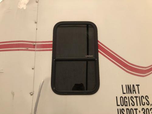 2005 Freightliner COLUMBIA 120 Right Window