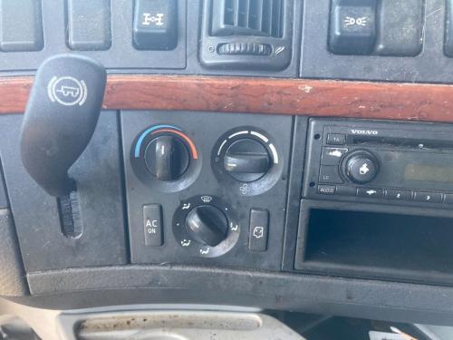 2011 Volvo VNL Heater & AC Temp Control: 3 Knobs, 2 Buttons

