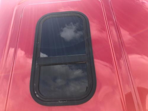 2017 Freightliner CASCADIA Right Window