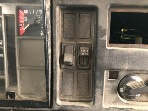 International 4900 Dash Panel: Switch Panel
