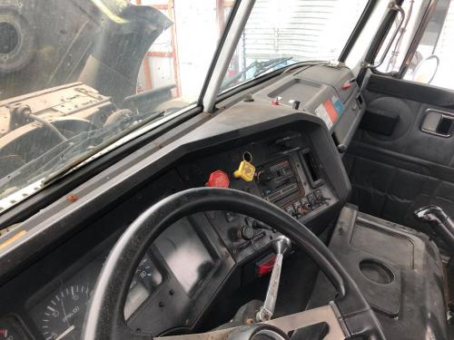 2001 Volvo WAH Dash Assembly