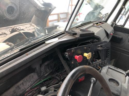 2001 Volvo WAH Dash Assembly