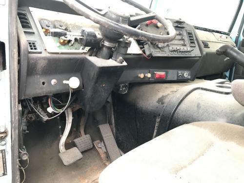 2000 Volvo WAH Dash Assembly