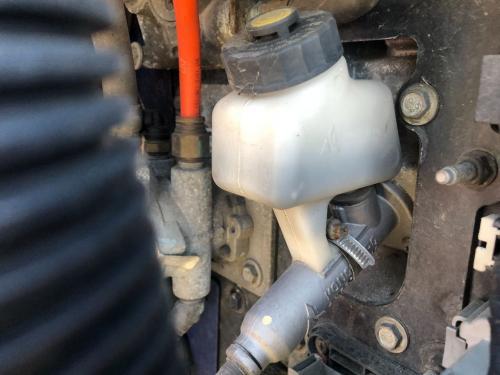 2016 Paccar E176014 Clutch Master Cylinder