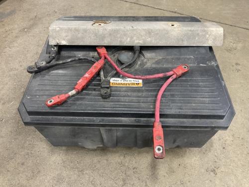 2016 Freightliner CASCADIA Poly Battery Box | Length: 28.00 | Width: 25.0