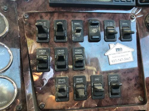 International 9900 Dash Panel: Switch Panel