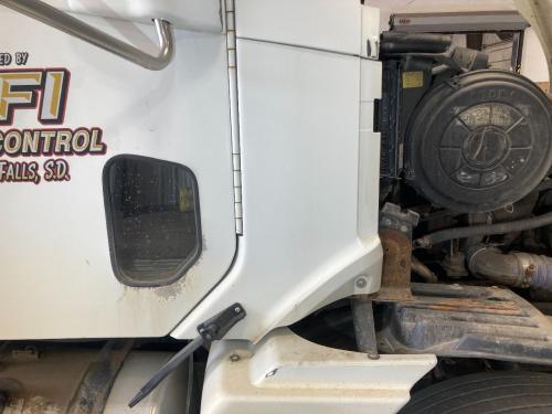 2006 Freightliner COLUMBIA 120 White Right Cab Cowl: Minor Chip On The Edge