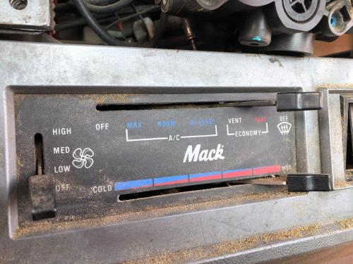 2000 Mack CH Heater & AC Temp Control: 3 Levers