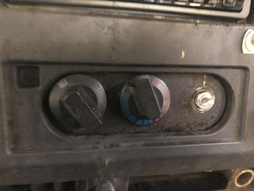 1996 International 4900 Heater & AC Temp Control: 1 Knob Missing