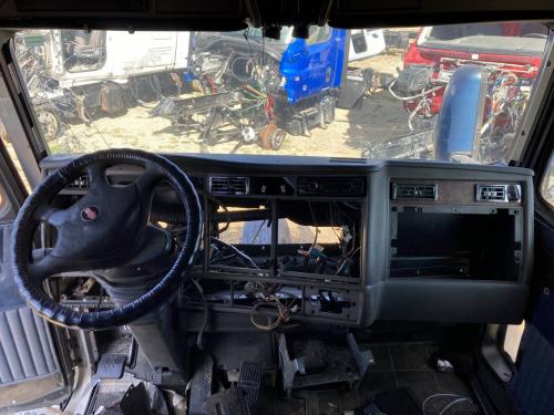 2005 Kenworth T600 Dash Assembly