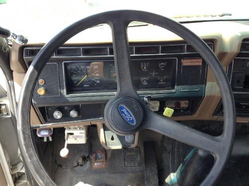 1988 Ford F800 Dash Assembly