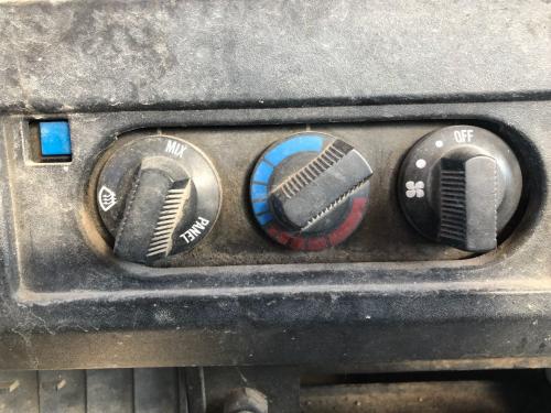 1999 International S2600 Heater & AC Temp Control: 3 Knob, 1 Button