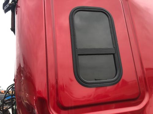 2015 Freightliner CASCADIA Right Window